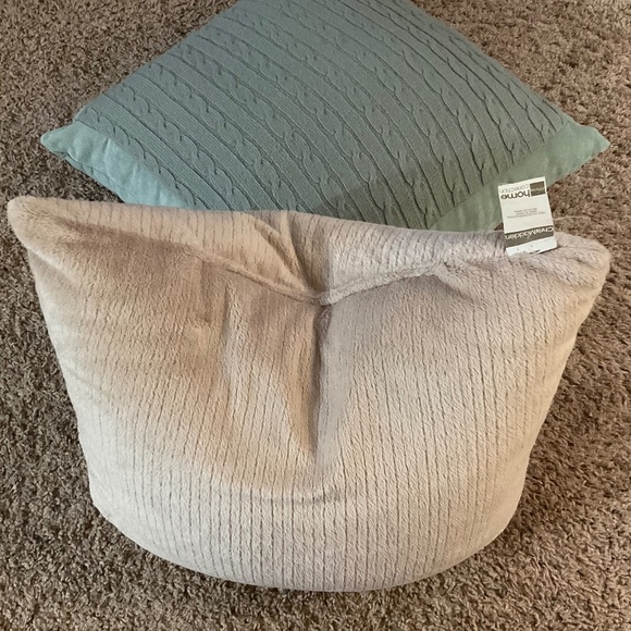 Chris Madden JC Penny Home Collection Throw Pillow - Picture 4 of 11